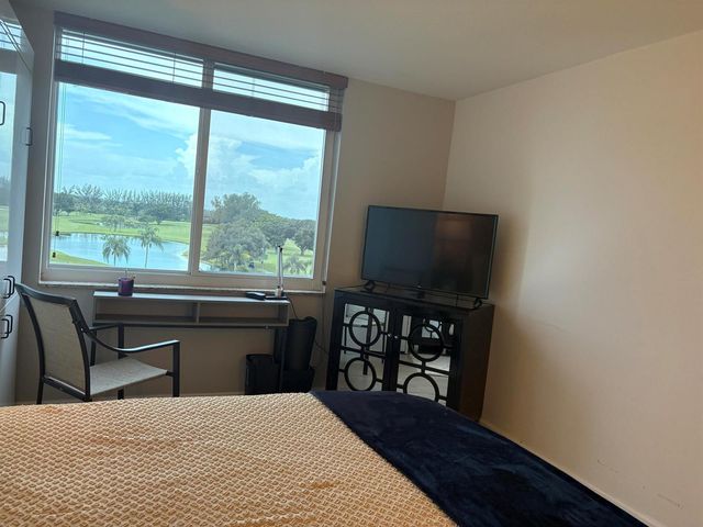 8900 Washington Boulevard Ph12, Pembroke Pines, FL 33025