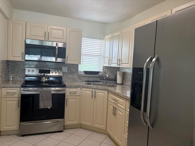 8900 Washington Boulevard Ph12, Pembroke Pines, FL 33025