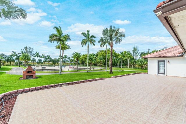 2587 Skipiks Way, Wellington, FL 33470