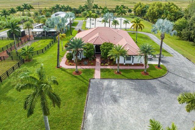 2587 Skipiks Way, Wellington, FL 33470