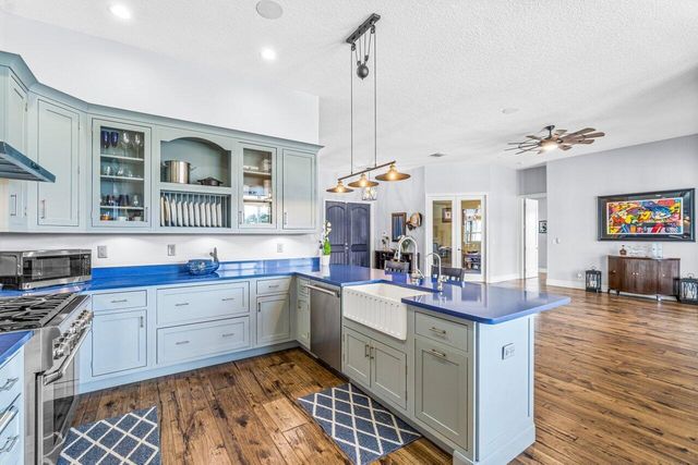 2587 Skipiks Way, Wellington, FL 33470