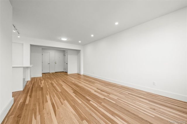 13618 Maple Avenue 5F, Flushing, NY 11355