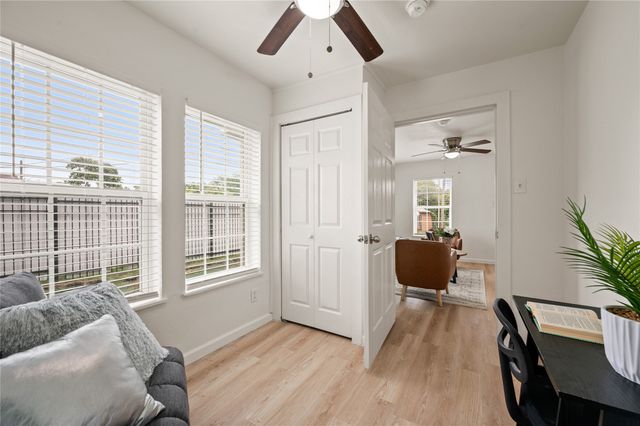 1817 W Brooklyn Avenue, Dallas, TX 75208