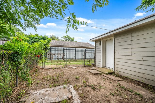 1817 W Brooklyn Avenue, Dallas, TX 75208