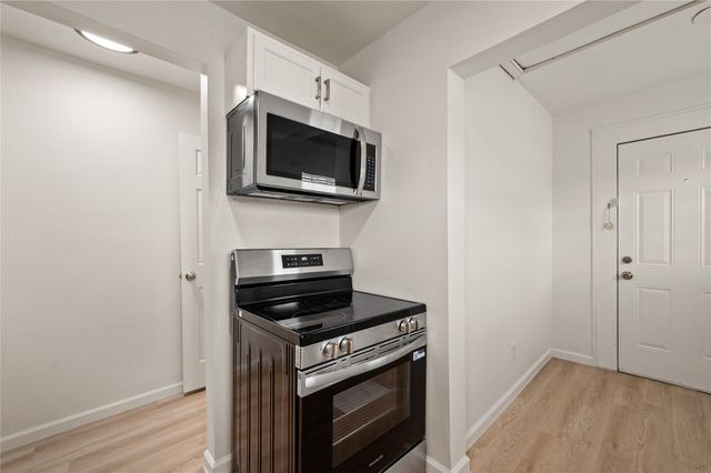 1817 W Brooklyn Avenue, Dallas, TX 75208