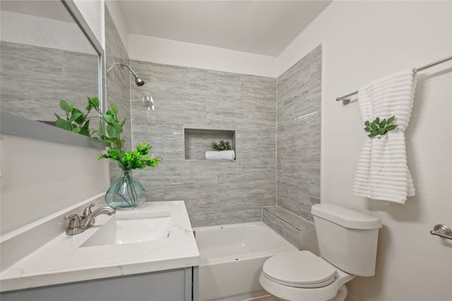 1817 W Brooklyn Avenue, Dallas, TX 75208