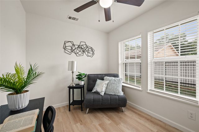1817 W Brooklyn Avenue, Dallas, TX 75208