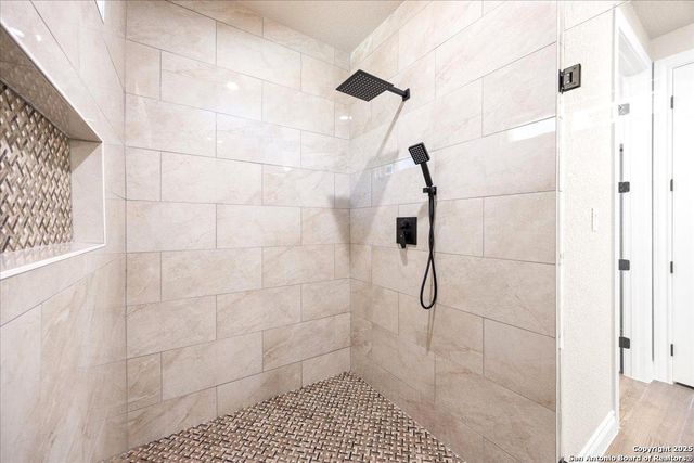 157 Hondo Vista, La Vernia, TX 78121