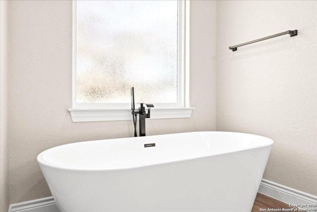 157 Hondo Vista, La Vernia, TX 78121