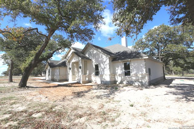 157 Hondo Vista, La Vernia, TX 78121