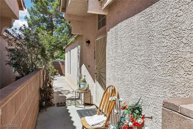 5804 Chisolm Trail, Las Vegas, NV 89118