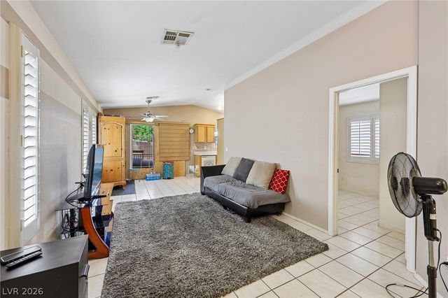 5804 Chisolm Trail, Las Vegas, NV 89118