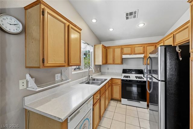 5804 Chisolm Trail, Las Vegas, NV 89118