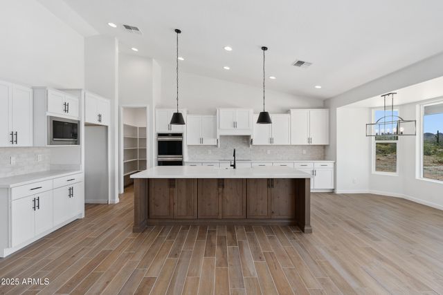 1688 E Creek Canyon Road, Phoenix, AZ 85086