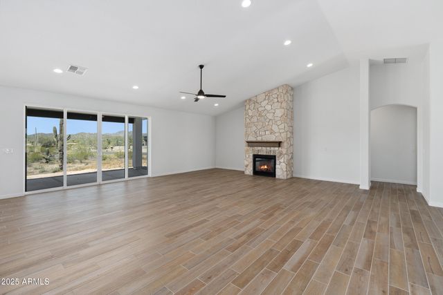 1688 E Creek Canyon Road, Phoenix, AZ 85086