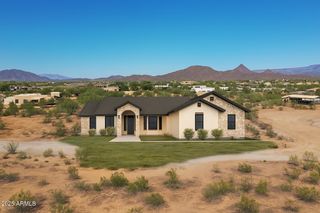 1688 E Creek Canyon Road, Phoenix, AZ 85086