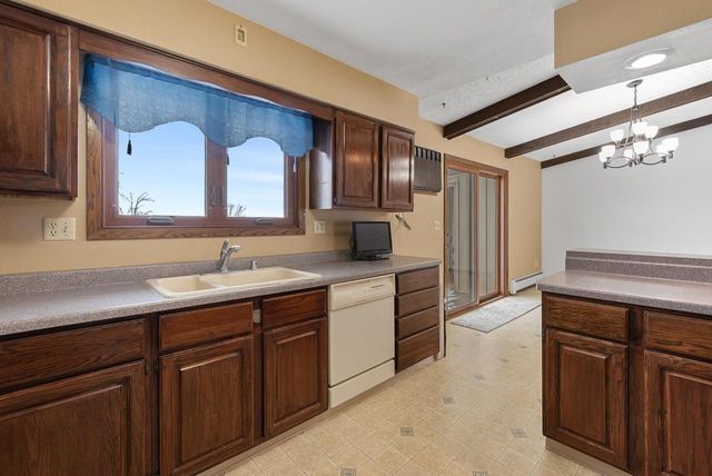 W9158 Horseshoe Road, Beaver Dam, WI 53916