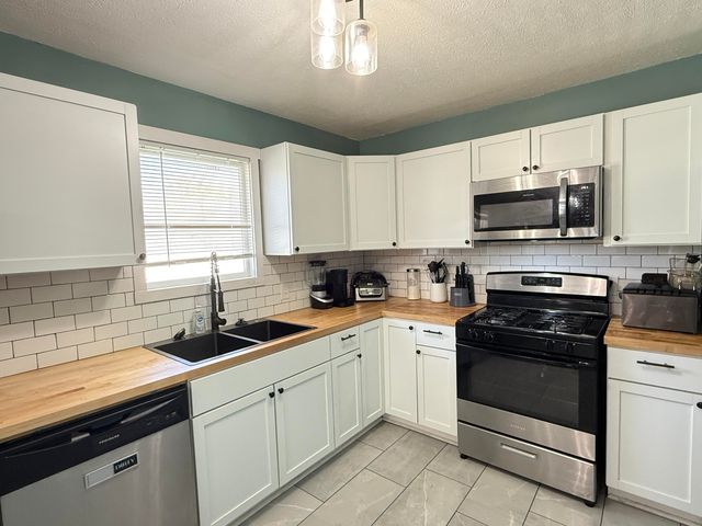 2224 Berwyn Avenue SW, Wyoming, MI 49519