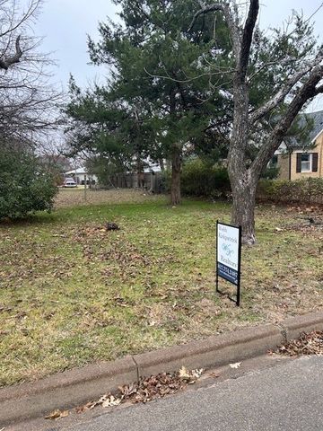 813 Prairie Avenue, Cleburne, TX 76033