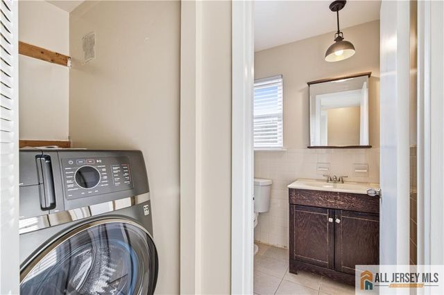 609 N Oaks Boulevard, North Brunswick, NJ 08902