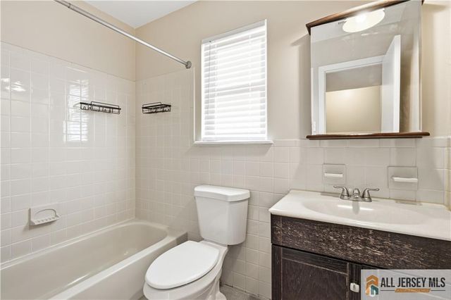 609 N Oaks Boulevard, North Brunswick, NJ 08902