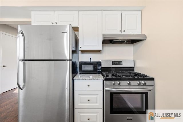 609 N Oaks Boulevard, North Brunswick, NJ 08902