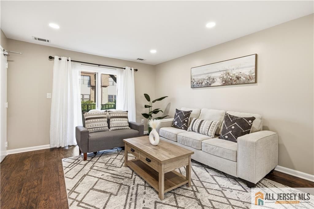 609 N Oaks Boulevard, North Brunswick, NJ 08902