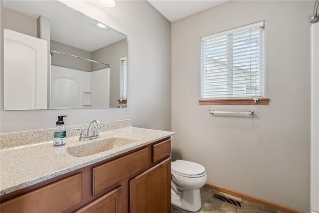 417 Bent Creek Drive, Marion, IA 52302