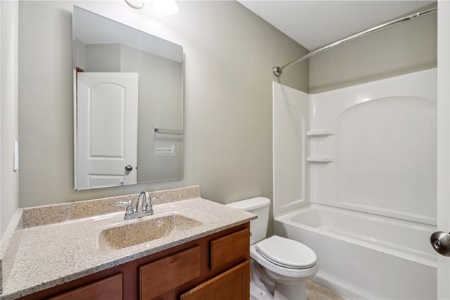 417 Bent Creek Drive, Marion, IA 52302