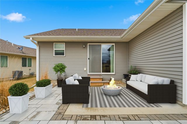 417 Bent Creek Drive, Marion, IA 52302