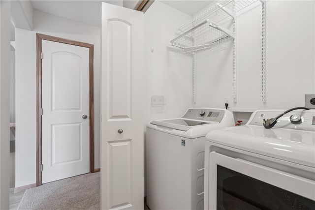 417 Bent Creek Drive, Marion, IA 52302