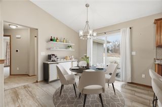 417 Bent Creek Drive, Marion, IA 52302