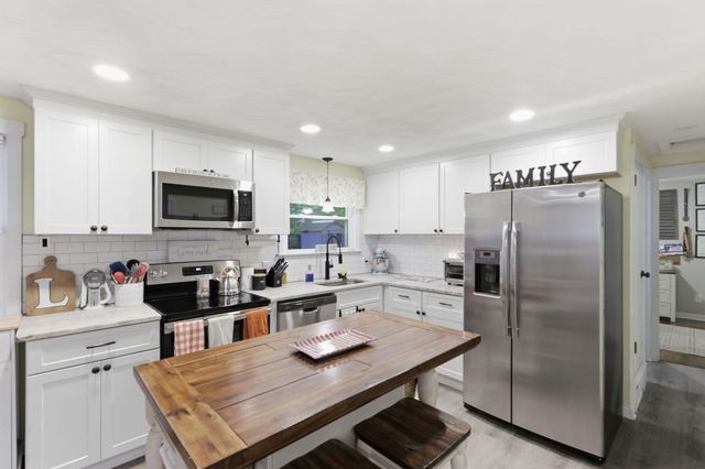 91 Hudson St, Springfield, MA 01118