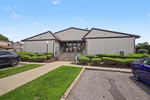 7 Allan Park Mews, Middletown, NY 10940