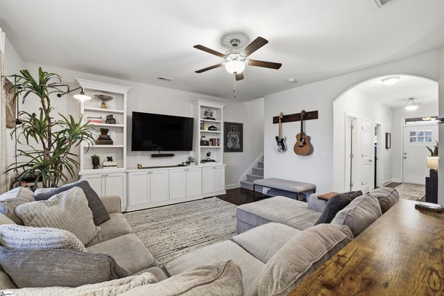 206 Clear Court, Taylors, SC 29687