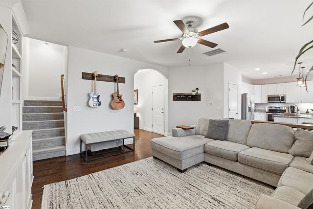 206 Clear Court, Taylors, SC 29687