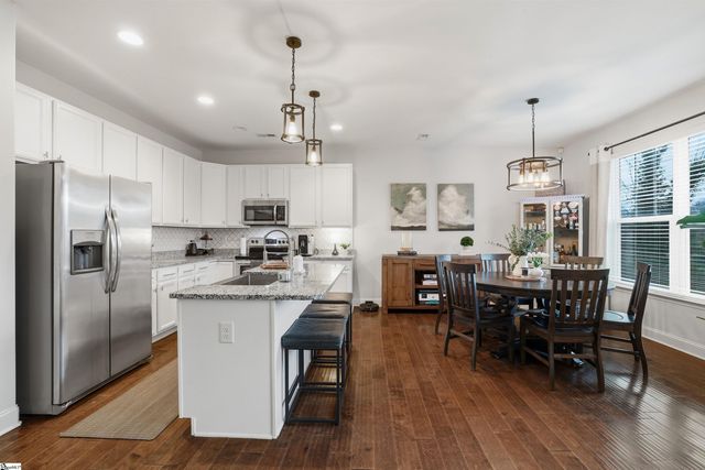 206 Clear Court, Taylors, SC 29687