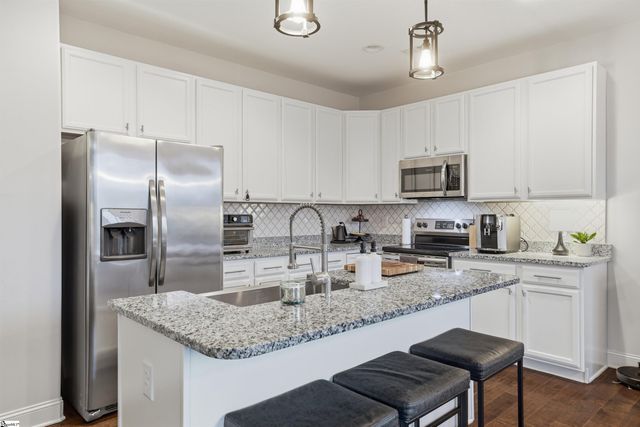 206 Clear Court, Taylors, SC 29687