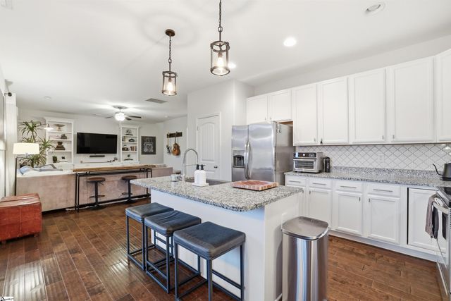 206 Clear Court, Taylors, SC 29687