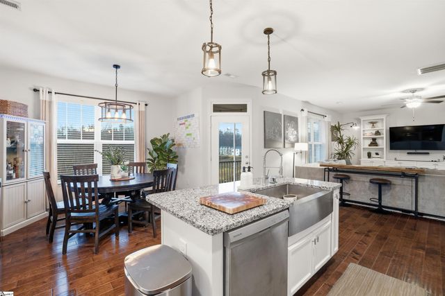 206 Clear Court, Taylors, SC 29687