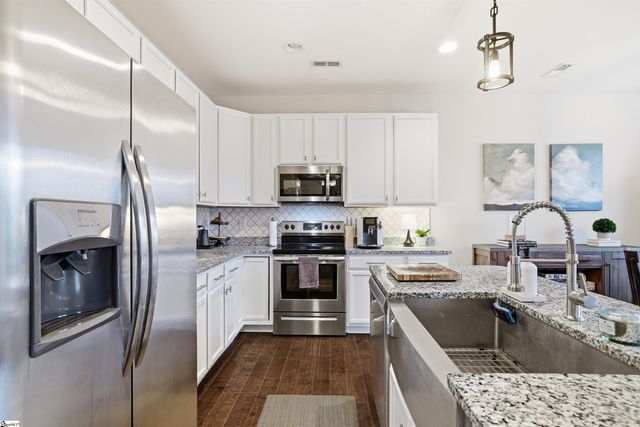 206 Clear Court, Taylors, SC 29687