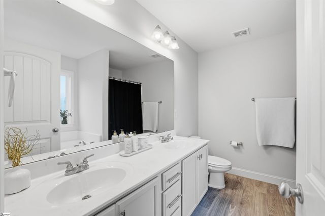 206 Clear Court, Taylors, SC 29687