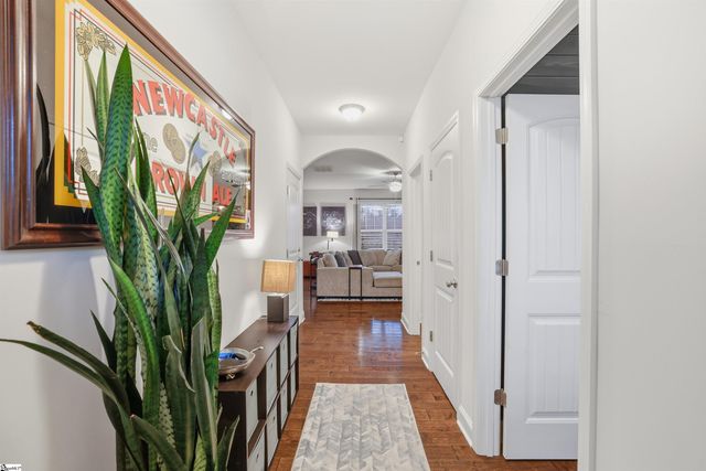 206 Clear Court, Taylors, SC 29687