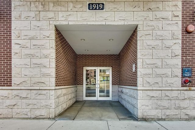 1919 S Michigan Avenue 302, Chicago, IL 60616