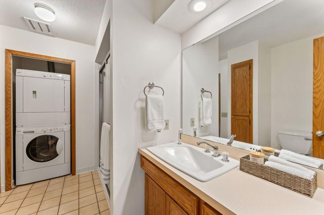 2623 Lake Court Drive, Mounds View, MN 55112