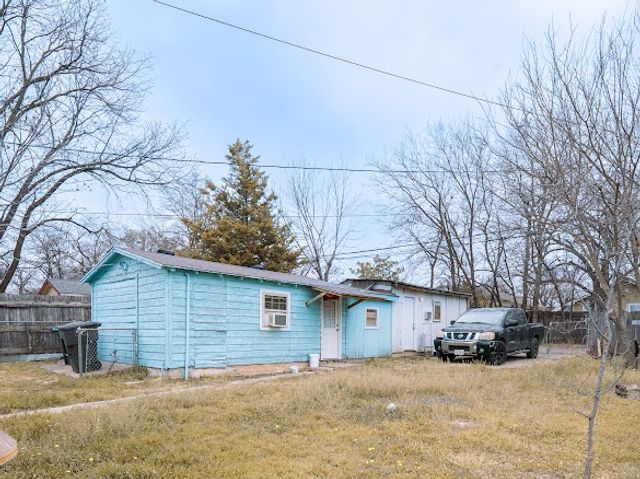 2206 chestnut Avenue, Fort Worth, TX 76164