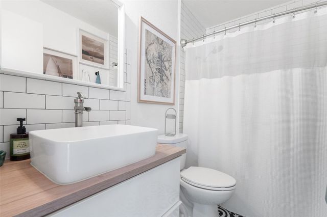 909 Milford WAY B, Austin, TX 78745