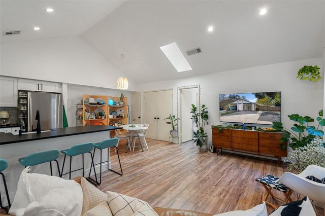 909 Milford WAY B, Austin, TX 78745