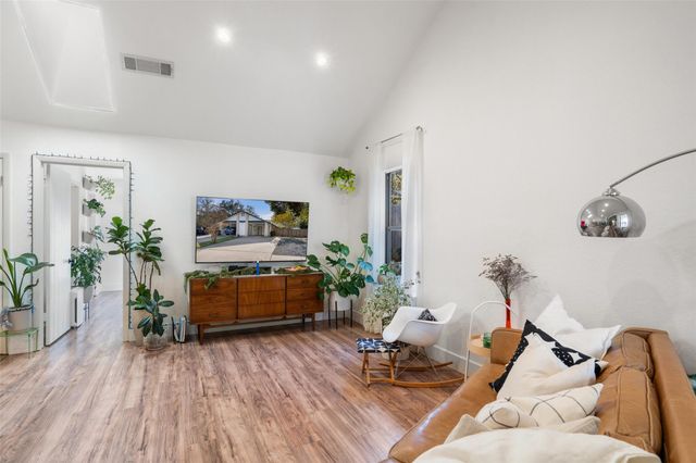 909 Milford WAY B, Austin, TX 78745