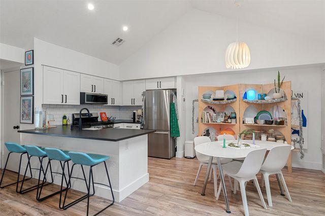 909 Milford WAY B, Austin, TX 78745